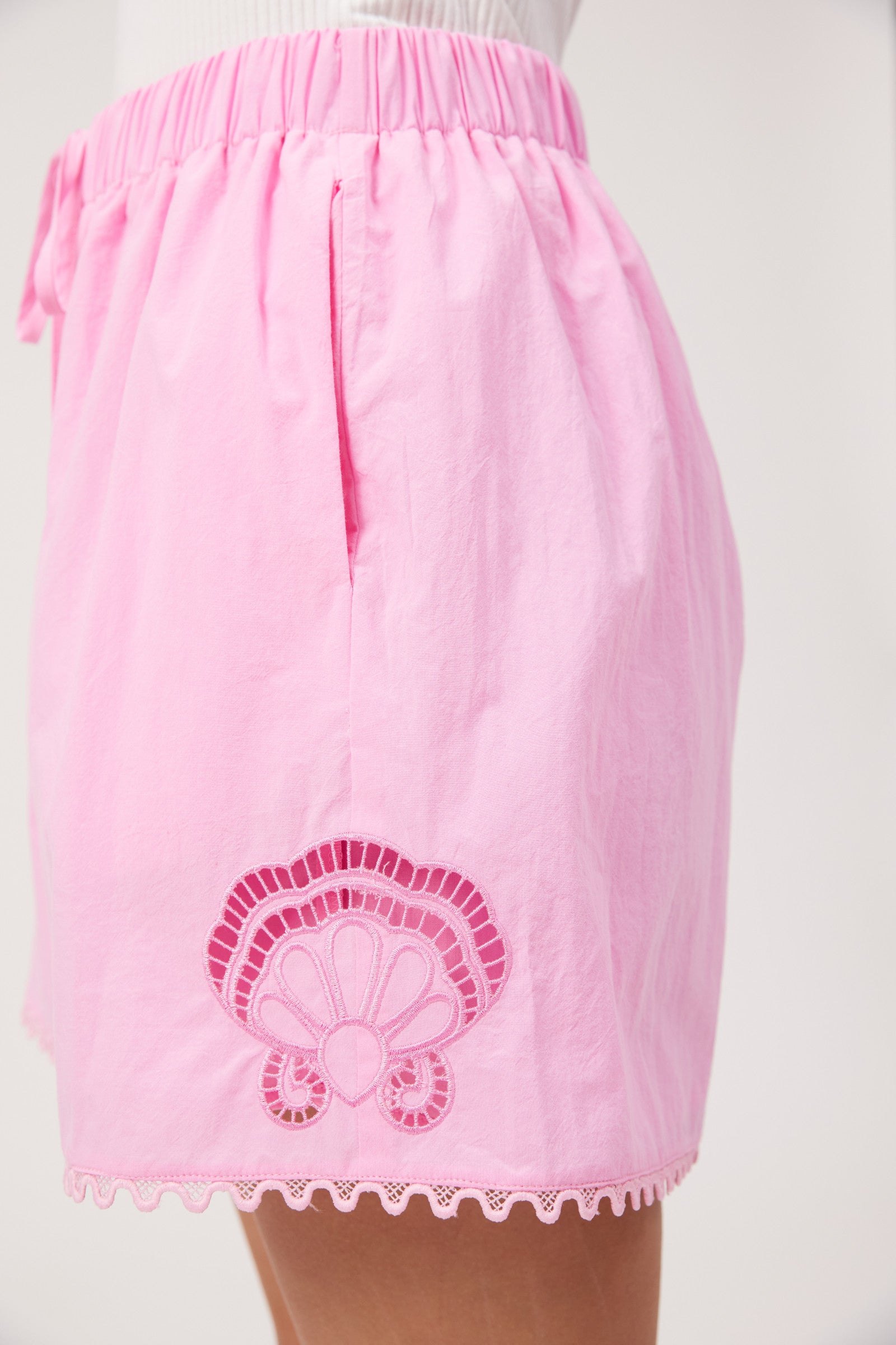 Larissa Broderie Short - Pink