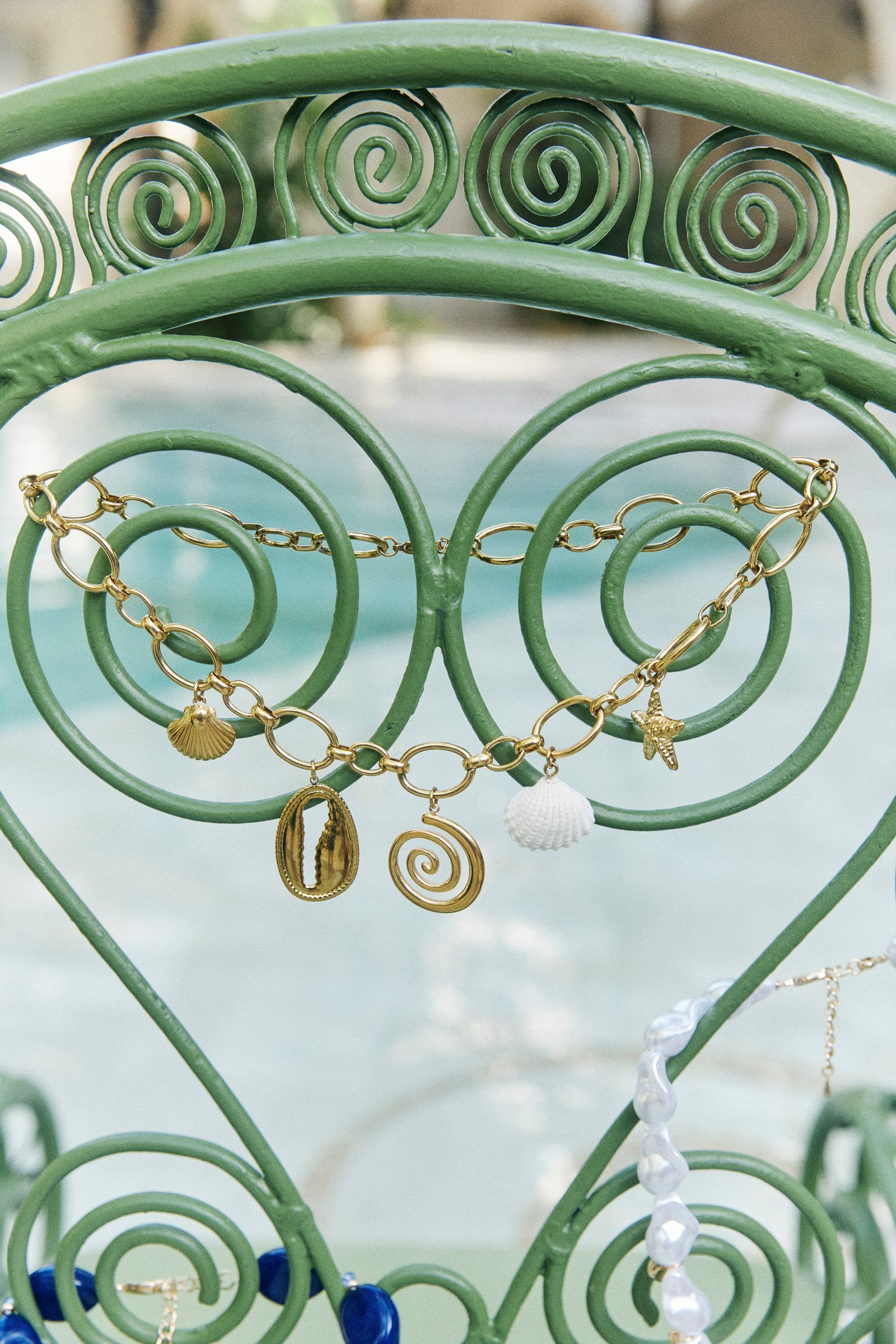 Zambezi Charm Necklace - Shell